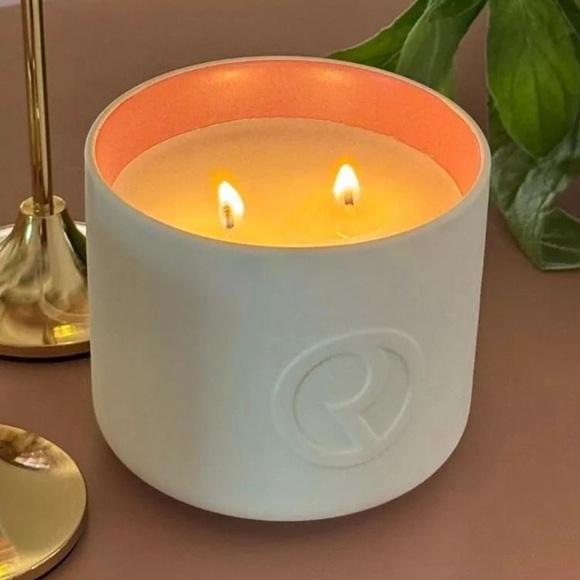 Rare Beauty by Selena Gomez Find Comfort Scented Candle NIB - Picture 4 of 7